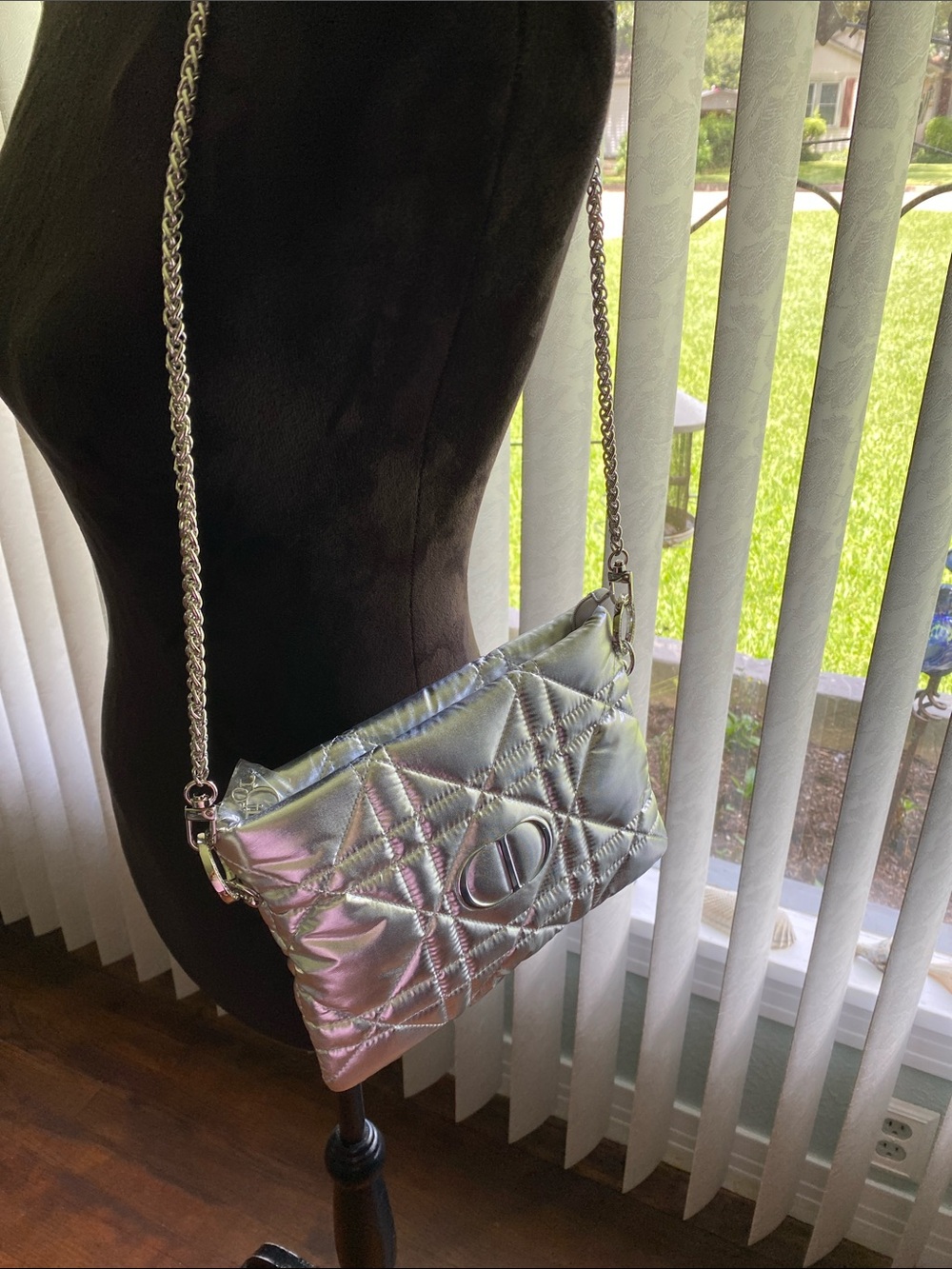 Dior Silver Limited Edition Quilted Pouch - Picture 2 of 11